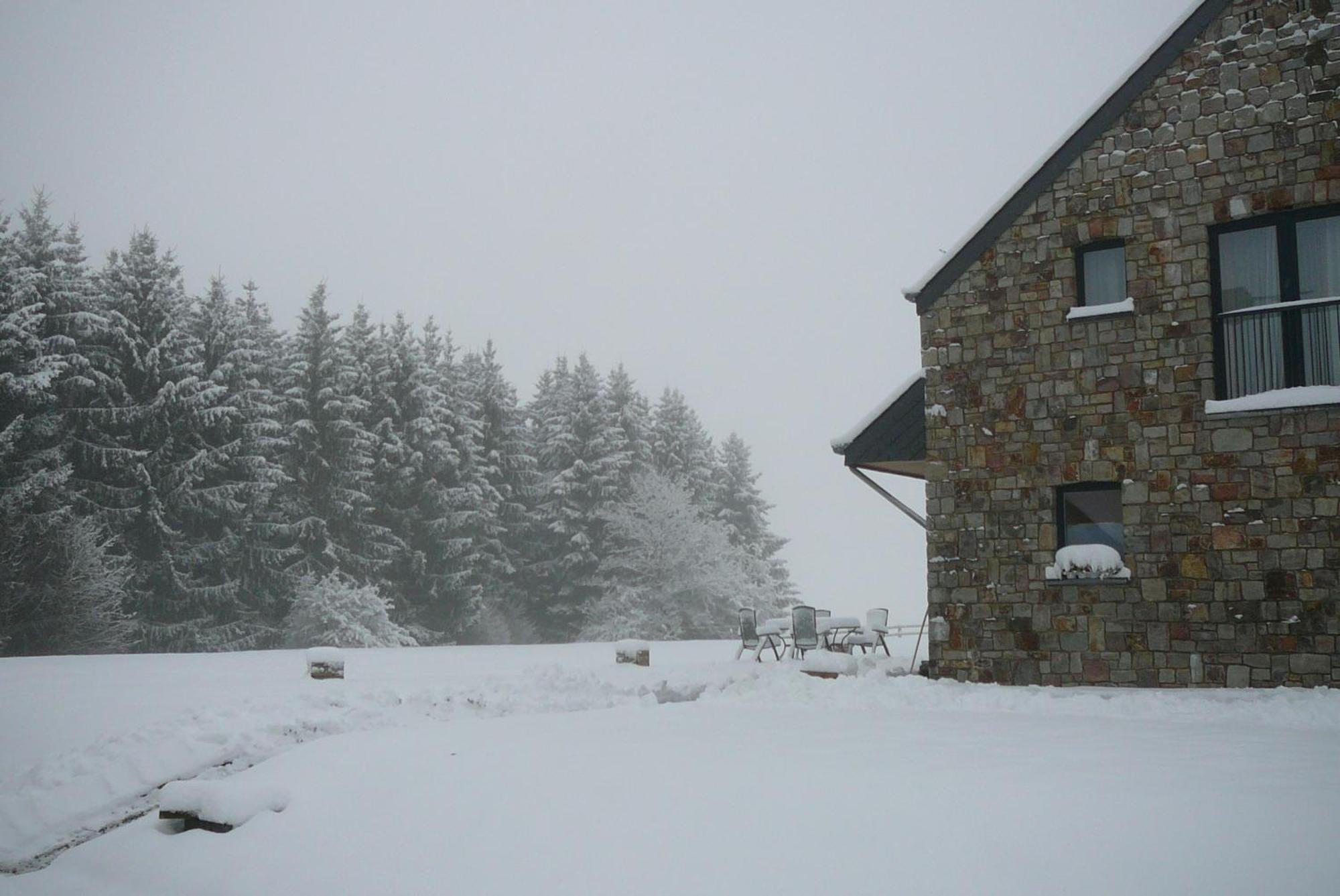 Le Bernister Parking Prive Bed & Breakfast Malmedy Exterior photo