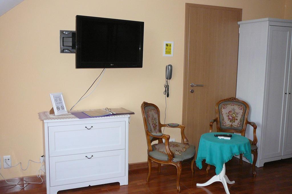 Le Bernister Parking Prive Bed & Breakfast Malmedy Exterior photo