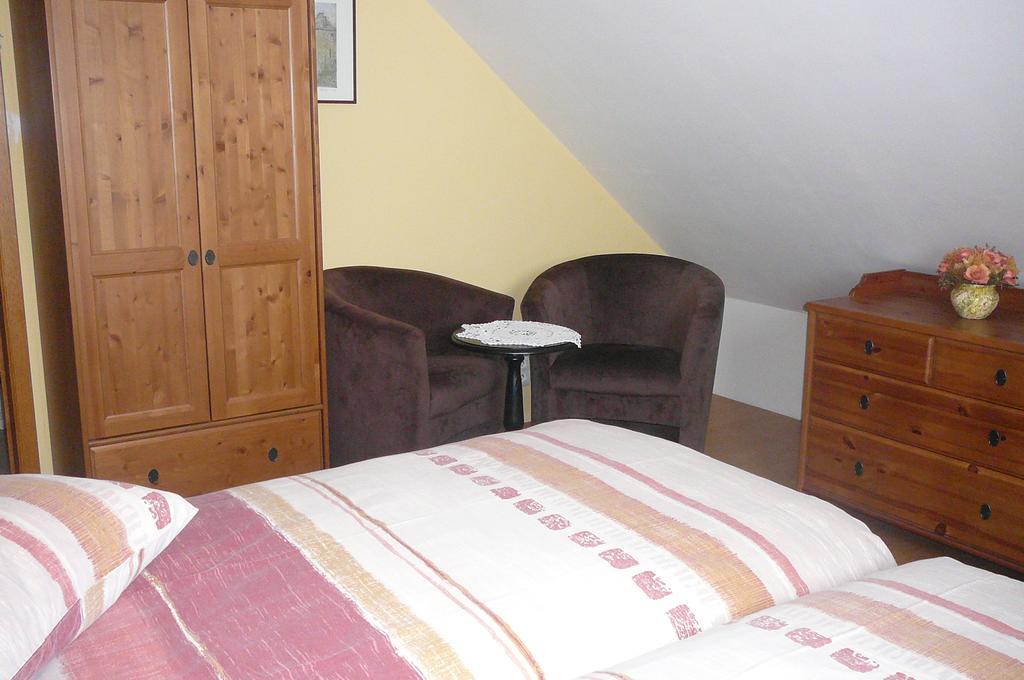 Le Bernister Parking Prive Bed & Breakfast Malmedy Room photo